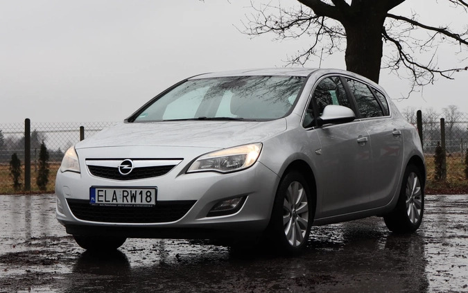 Opel Astra cena 24999 przebieg: 179000, rok produkcji 2010 z Tarnogród małe 436